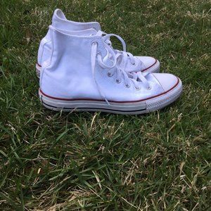 Chuck Taylor's "Converse" size 9